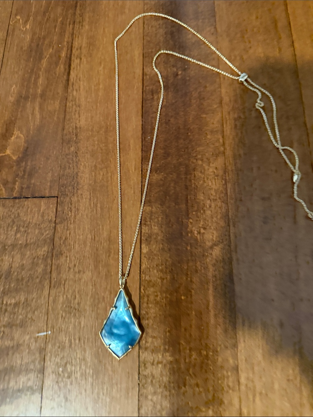 Kendra Scott collector’s box teal illusion Gold Chain Necklace Pendant